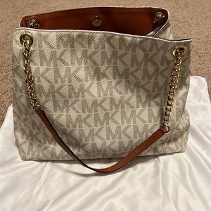 Michael Kors Signature MK Bag